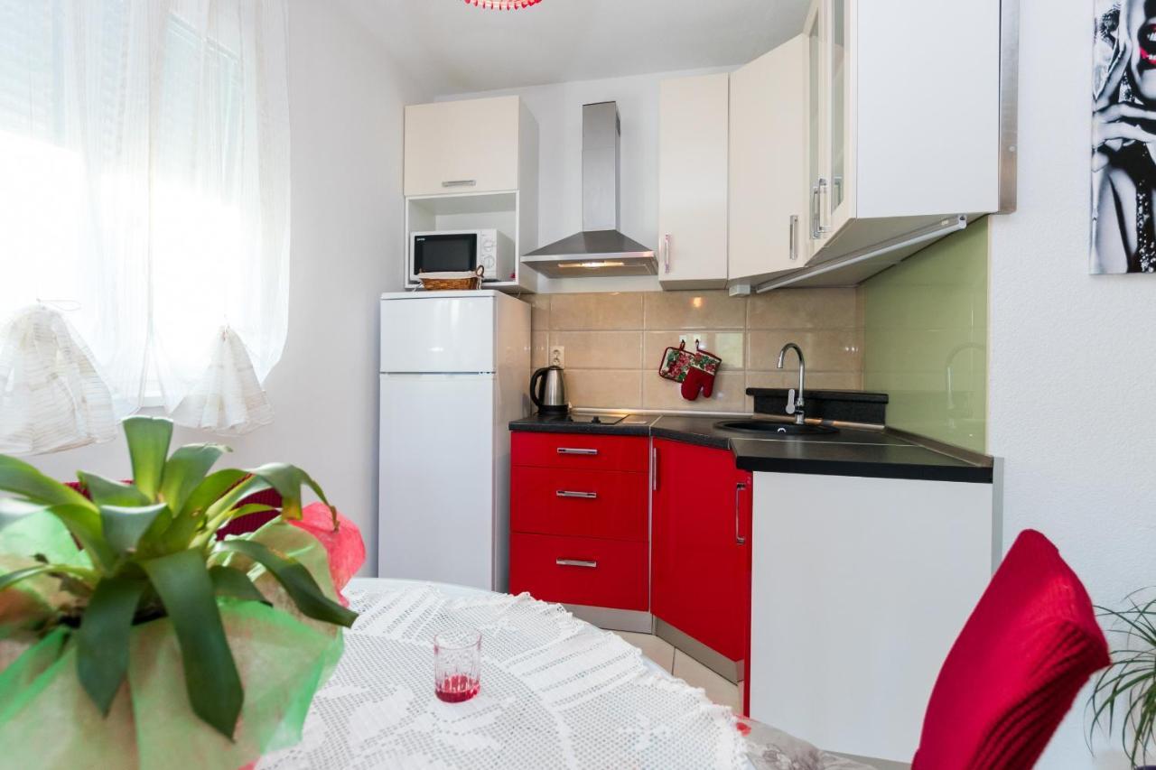 Apartments And Rooms With Parking Space Grebastica, Sibenik - 17831 Zewnętrze zdjęcie