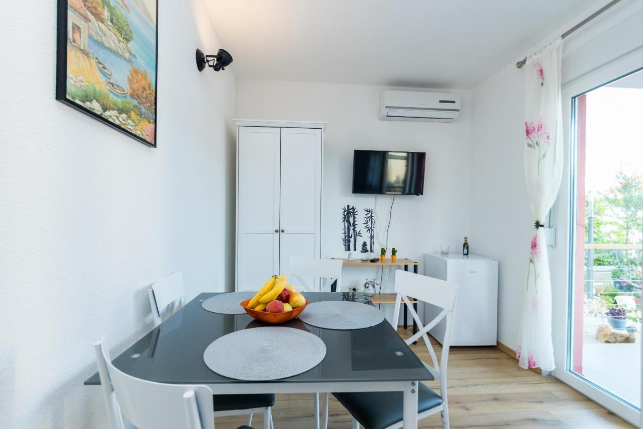 Apartments And Rooms With Parking Space Grebastica, Sibenik - 17831 Zewnętrze zdjęcie